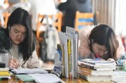 大学生毕业一年后做什么工作好(大学生毕业一年后做什么工作好就业)