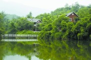 南湖山庄的居住体验如何？它的社区设施是否完善？