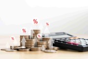 基金投资中的费用比率对回报的影响如何？
