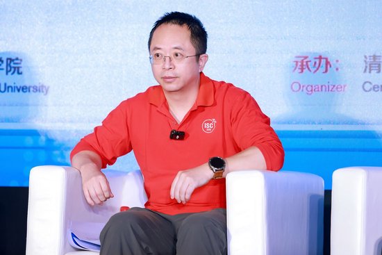 周鸿祎:应结合企业场景打造专业化大模型