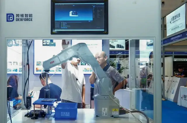 深圳教授,入局具身智能