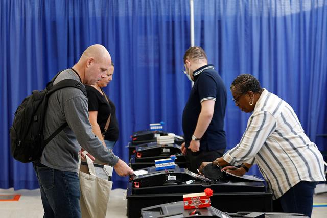 竞争白热化!美国大选进入“最后冲刺”,提前投票率创新高