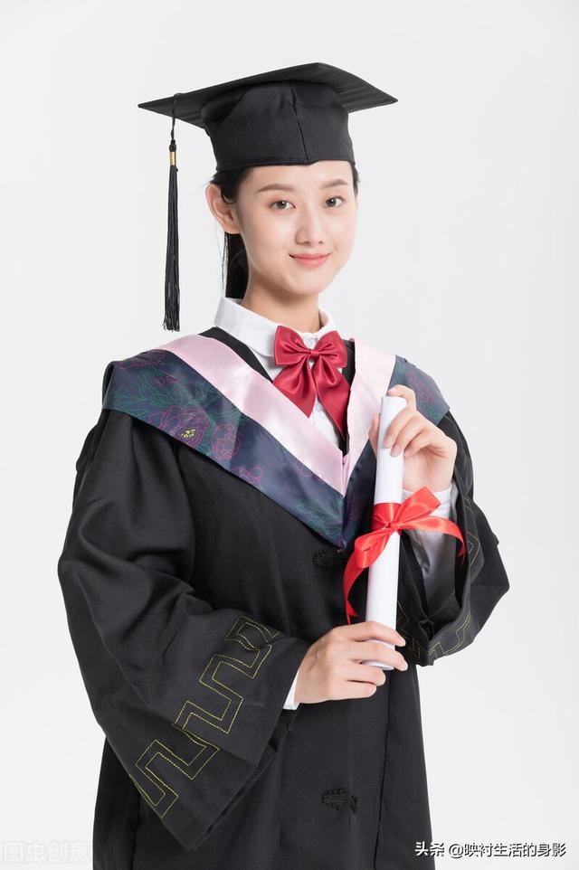 女儿大学毕业后回家做什么工作(女儿大学毕业后回家做什么工作好)