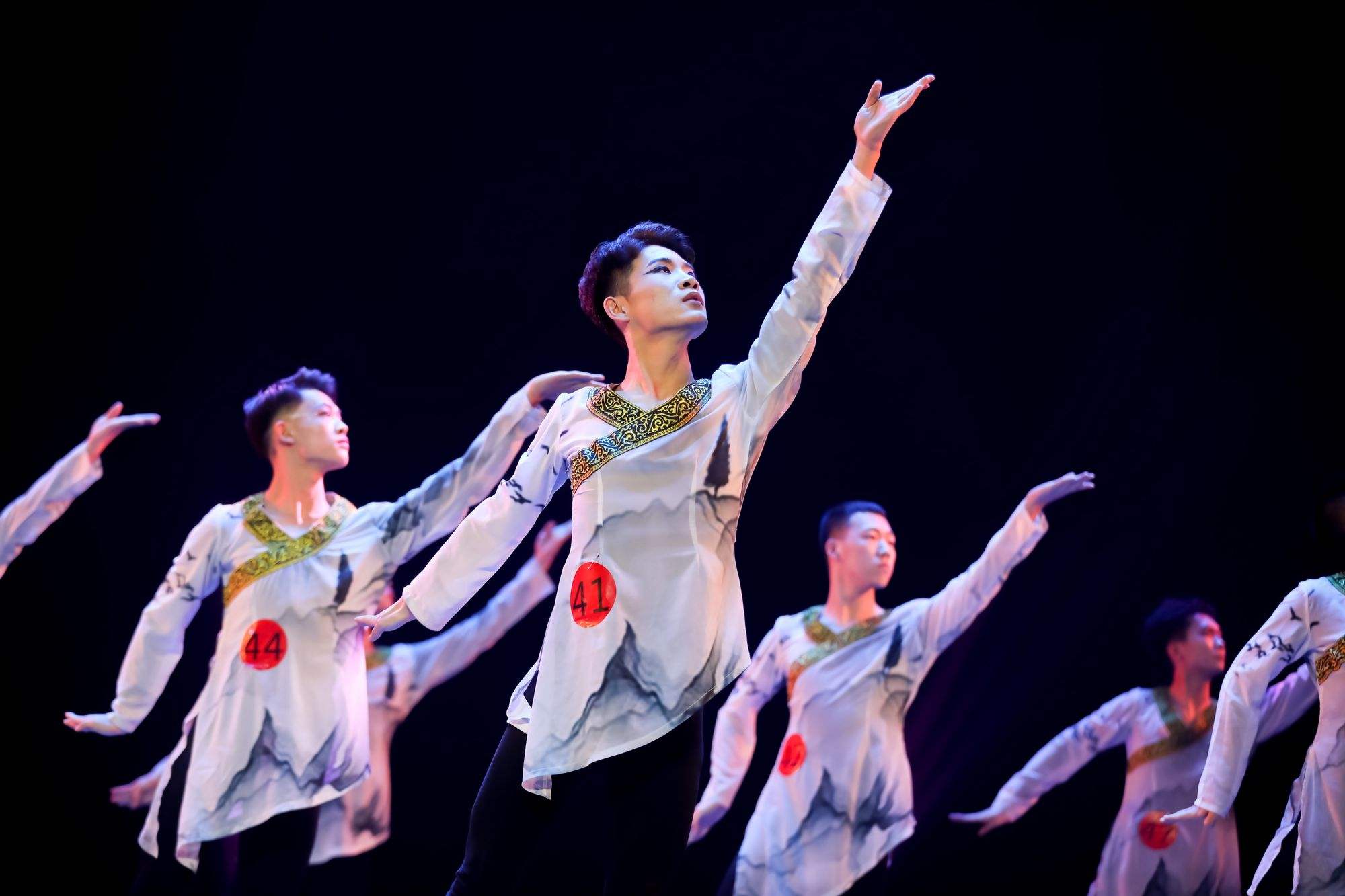 表演毕业后能做什么工作(学表演专业出来可以做什么)